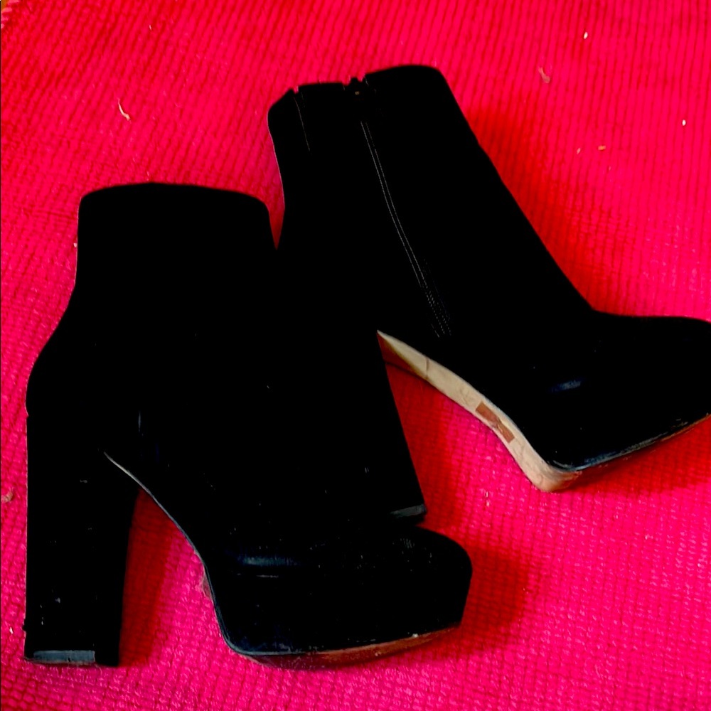 Elegant Black Ankle Boots aldo